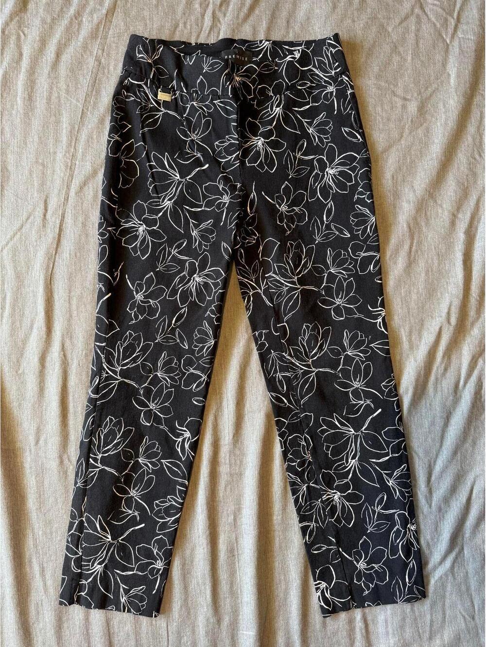 Women's Premise Pointe Knit Capris Size Small Stretch Black & White Floral Ankle